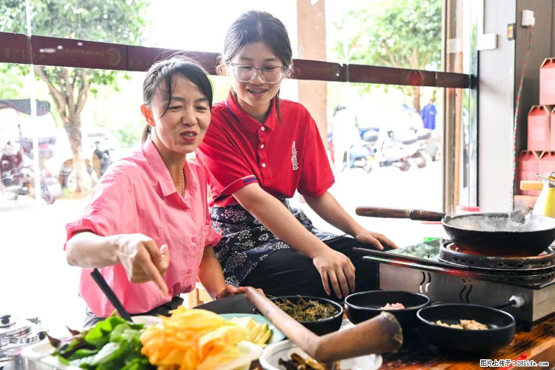 全网追的“扁担女孩”，找了一份暑假工，时薪12元 - 毕节生活资讯 - 毕节28生活网 bijie.28life.com